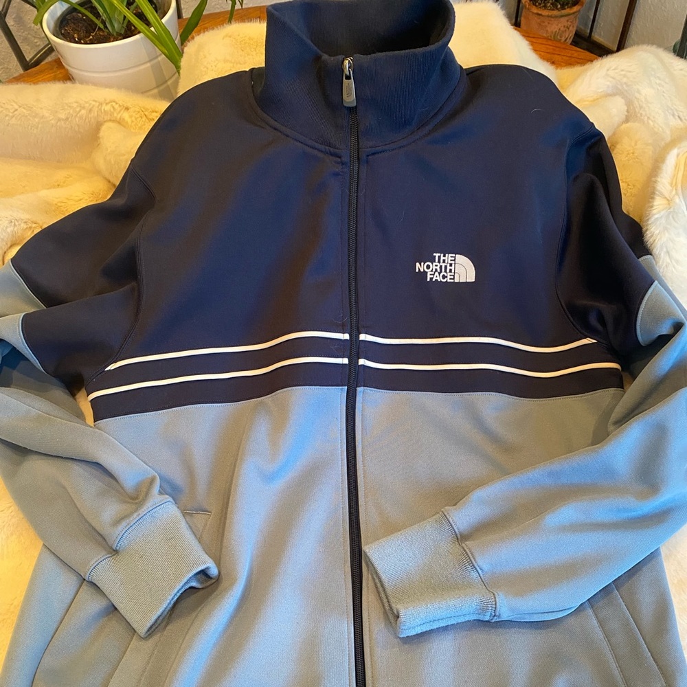 North face A5 series jacket mens large.  Good used condition.